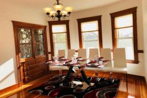 Boston Lodge and Suites, Бостон