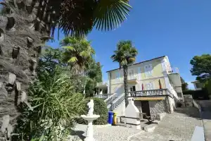 Studios Margarita, Малинска
