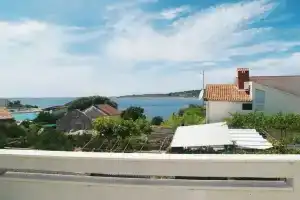 Villa Near the Sea, Рогозница