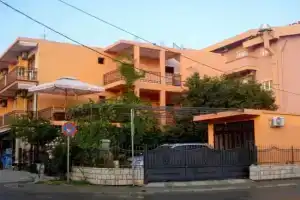 Apartments Radosavovic, Бар