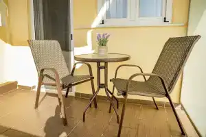 City Plaza Apartments & Rooms, Салоники