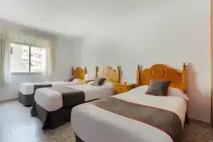 Hostal Casa Antonio by Vivere Stays, Аликанте