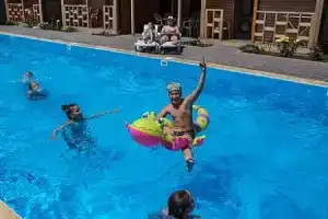 Пансионат Прага, Заозёрное