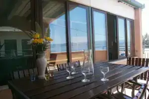 Villa Miranda Croazia, Омис