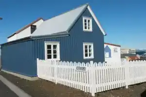 Höfði, Стиккисхоульмюр