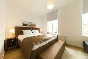 B&b Daya, Левен