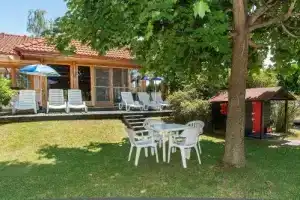 Takács Apartmanház, Хевиз