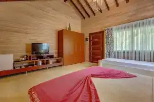 Villa Lukka, Чиралы