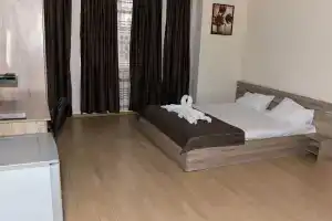 Twain Apart&Rooms, София