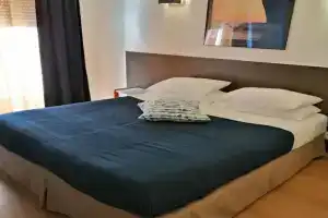 Brit Hotel Colbert Juan les Pins, Антиб