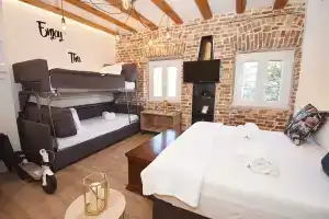 Murofinto Homes, Керкира