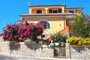 B&b Villa le Boungaville, Ла-Маддалена