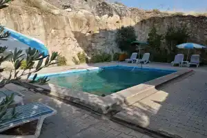 Melek Apart Pansiyon, Карахайыт