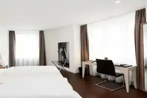 Manhattan Hotel, Франкфурт-на-Майне