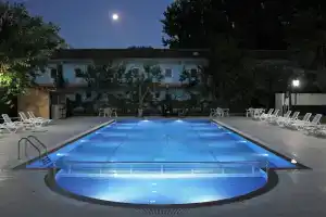 Yakamoz Otel, Эрдек