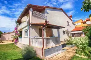 Apartment Ana 405, Pomer