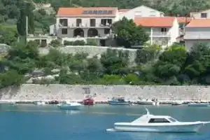 Villa Ivanka, Затон