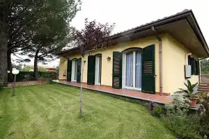 Pedara Lovely Flat with Terrace, Трекастаньи