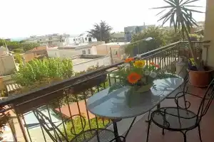 Banzai Beach Guest House, Санта-Маринелла