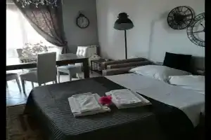 Airport And Fair Suite Apartments, Остия-Антика