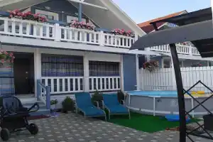 Азов. Люкс, Голубицкая