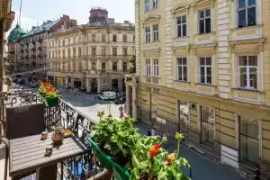 LeoApart near Rynok Square with 2 bedrooms, Львов