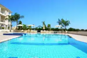 2 Br Apartment Poppy, Протарас