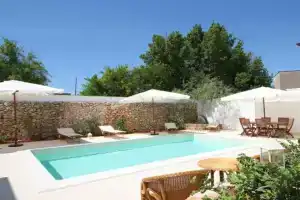 Locazione Turistica Luxury Courtyard Mono, Ракале