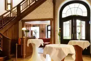 Alte Villa Ling, Фирзен