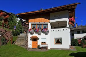 Apartment 4 Holiday - Miara, Санта-Кристина-Вальгардена