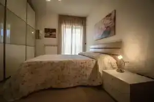 Casa Fronte Mare, Монополи