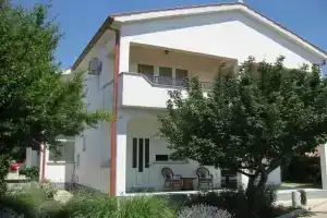 Rooms Hodanić, Крк