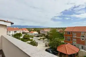 Villa Magnolia, Привлака