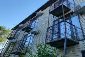 Марлин Хаус, Бетта
