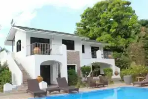 GT Self Catering Apartments, Бю Валлон