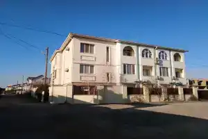 Гостиница «Бархат», Прибрежное