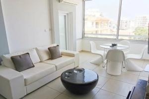 Апартаменты «Mackenzie Seaview Paradise»