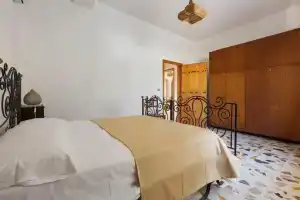 Casa Magnolia, Торре-Суда