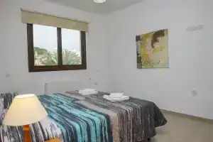 c & a Hotel, Полис-Хрисохус