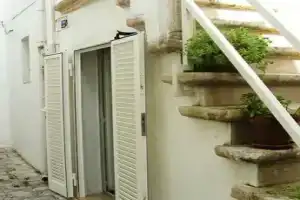 Ai Due Archi, Мартина-Франка