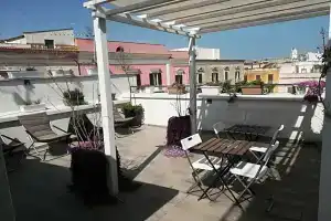 AD Home, Трани
