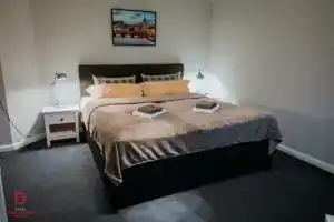 Hotel New Hampshire, Каролинензиль