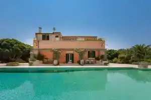 Villa Roberta, Казарано