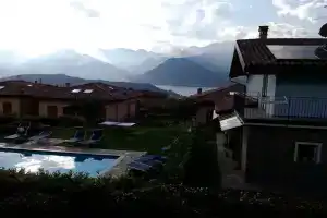 Villa Aurora With Pool, Колико