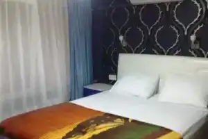 Raos Pension, Стамбул