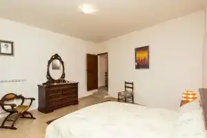 Gabris Home, Спелло