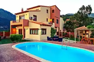 Villa Ellis, Плакиас