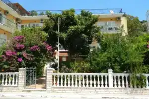 Logaras Apartments, Агия-Ефимия