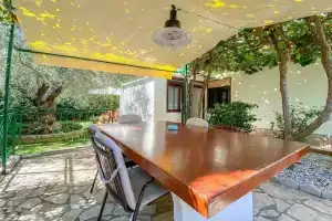 Beco, Новиград