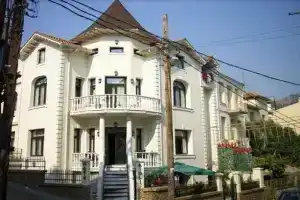 Aiolis, Кастория